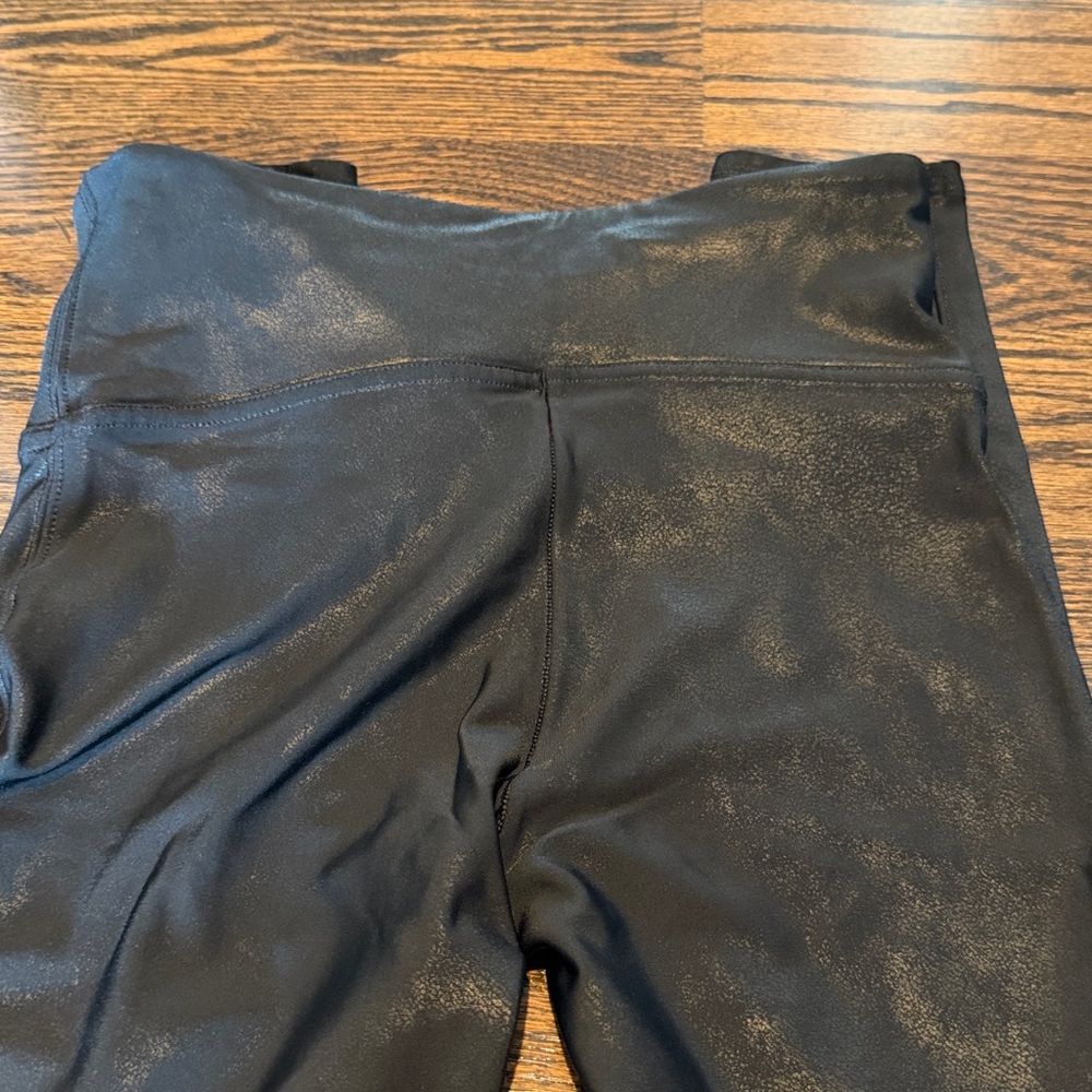 Spanx shiny faux leather like leggings small - Picture 3 of 5